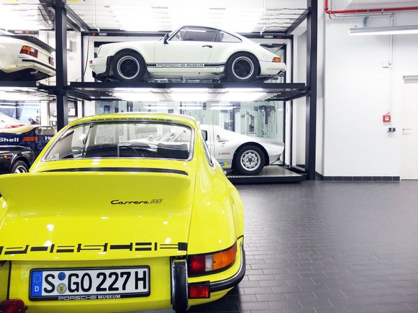 rear view of porsche 911 carrera rs